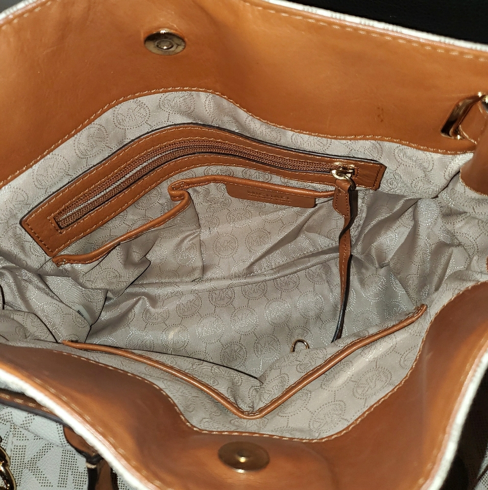 Sold.Michael Kors Hamilton Satchel Tote bag - Picture 10 of 15